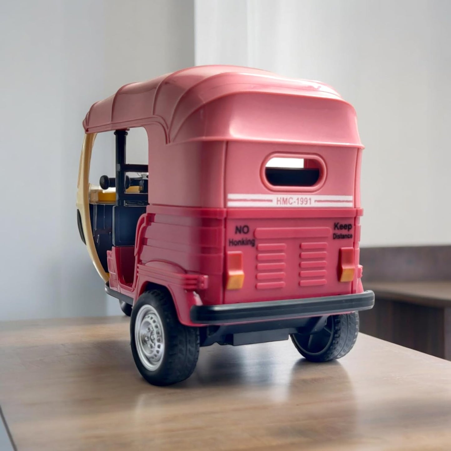 AUTO RICKSHAW TOY, WITH PULL BACK ACTION CITY TRAFFIC VEHICLES PUBLIC TRANSPORT TOY WITH LIGHT AND SOUND FOR AGED 3 4 5 6 BOYS AND GIRLS, KIDS PARTY FAVOURS GIFTS