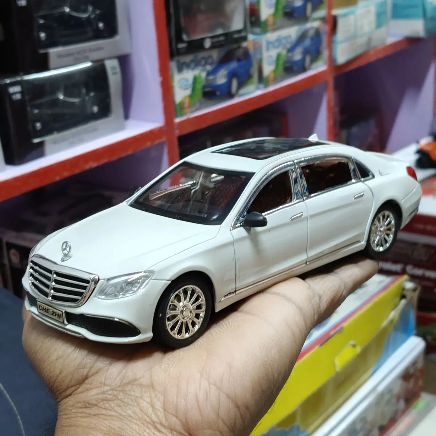 Mercedes Benz 300 EL 1:24 Diecast Scale Model Car
