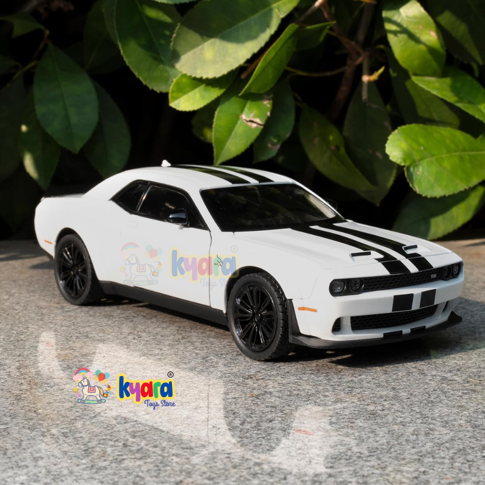Dodge Challenger SRT Hellcat 1:24 diecast scale model car