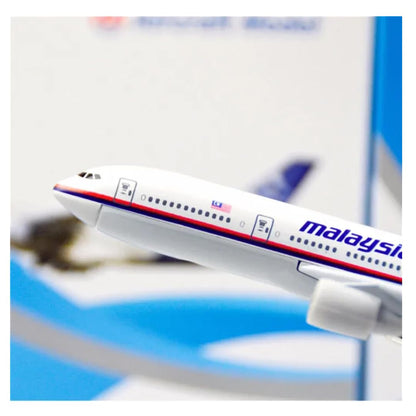Malaysia Airline B777 16CM 1:400 Diecast Scale Model