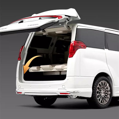 TOYOTA LEXUS LM300 1:18 diecast Scale Model