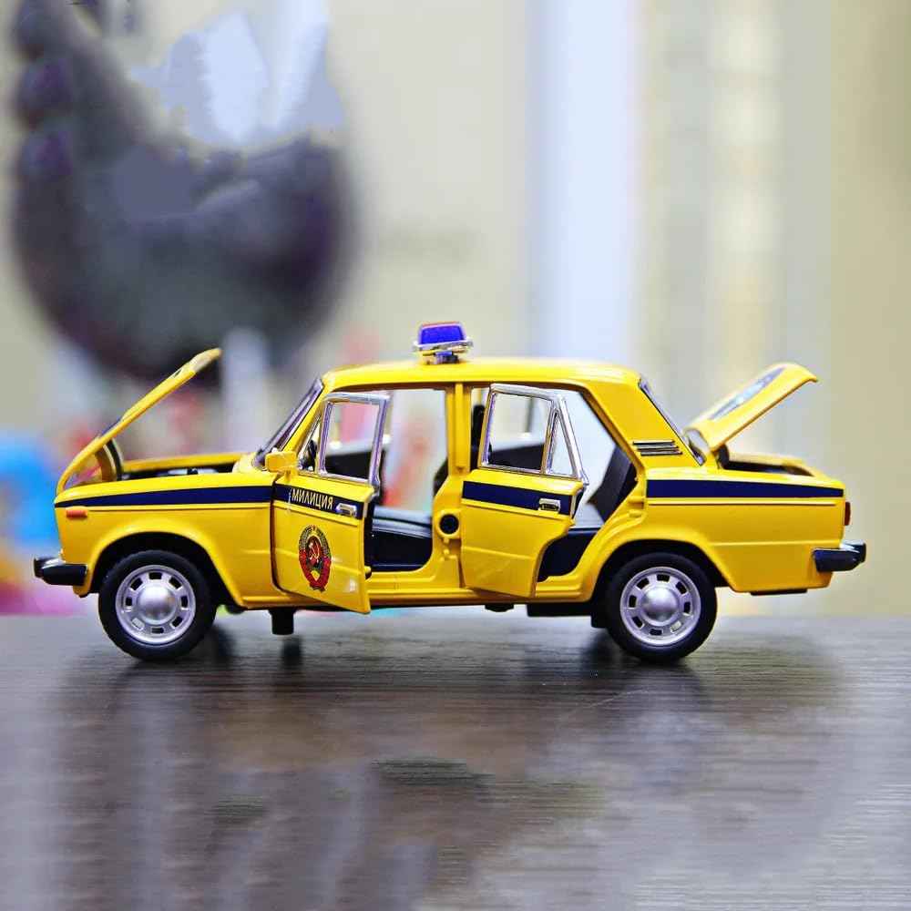 Lada Soviet Police (Militsiya) 1:24 DieCast Scale Model Car.