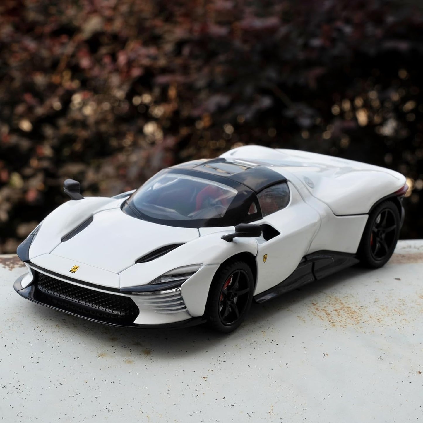 Ferrari Daytona SP3 1:24 Diecast Scale Model Car