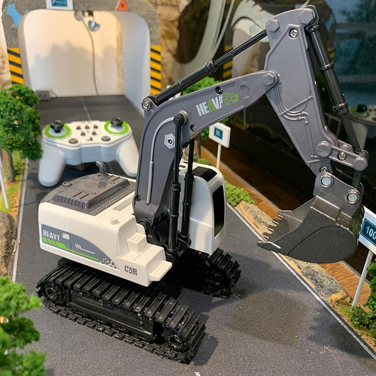 RC Heavy Construction Excavator with Remote & Accessories Car 1:18 Scale