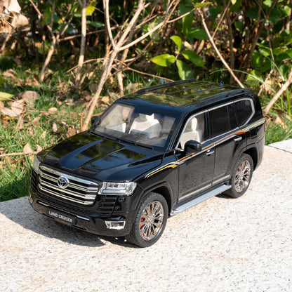 Toyota Land Cruiser LC300 1:24 Diecast Scale Model Car