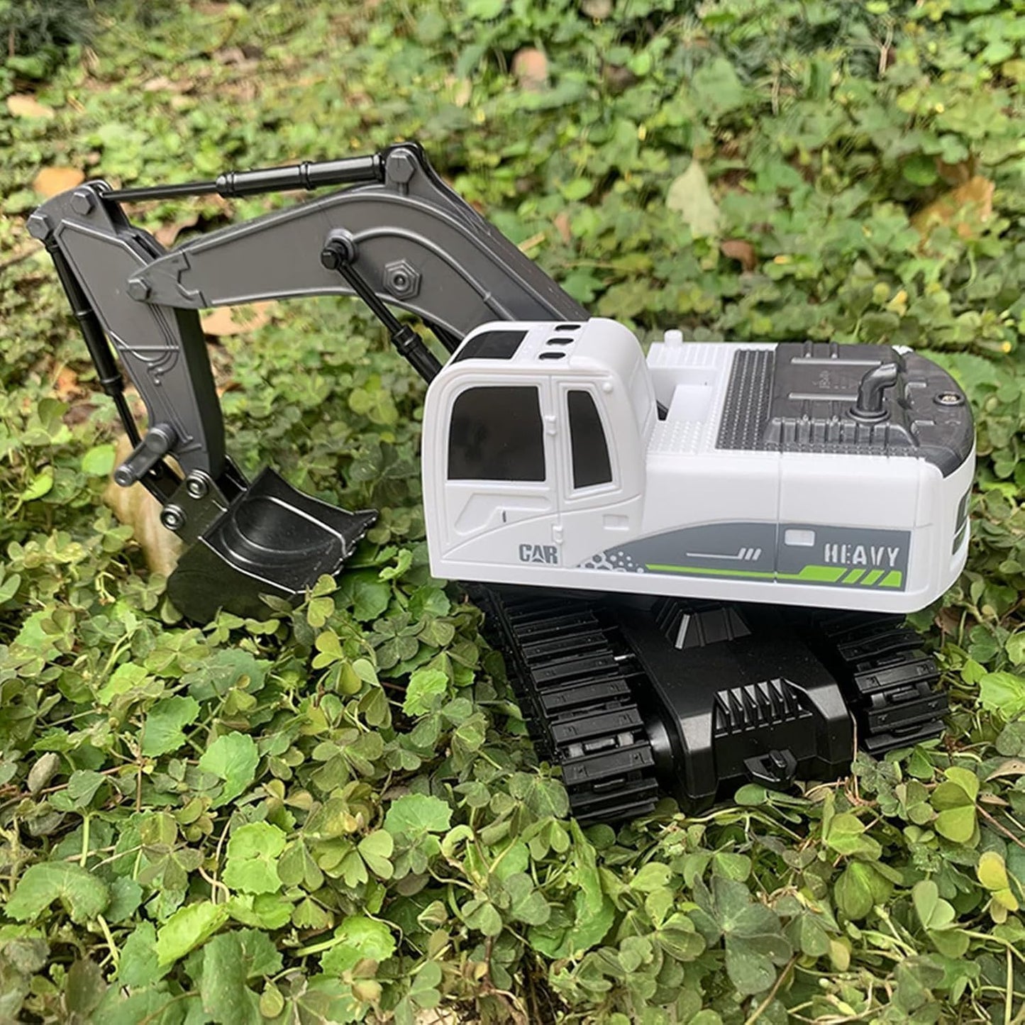 RC Heavy Construction Excavator with Remote & Accessories Car 1:18 Scale