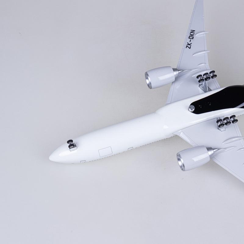 Air New Zealand Boeing 777 Airplane 47CM 1:160 Diecast Scale Model