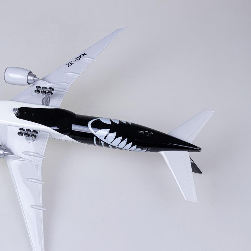 Air New Zealand Boeing 777 Airplane 47CM 1:160 Diecast Scale Model