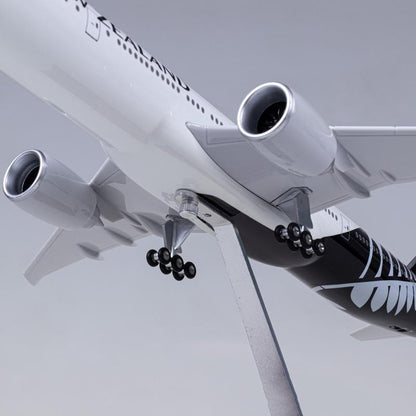 Air New Zealand Boeing 777 Airplane 47CM 1:160 Diecast Scale Model