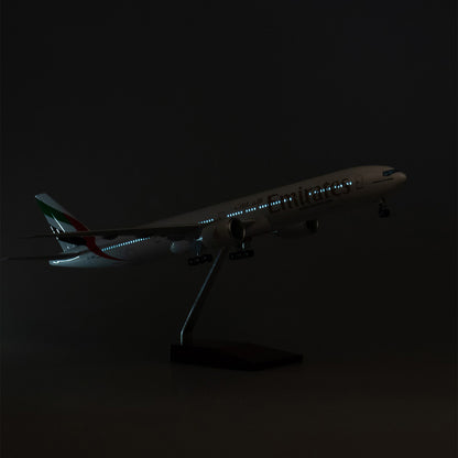 Emirates Airline  B777-300 1/160 Diecast Scale Airplane