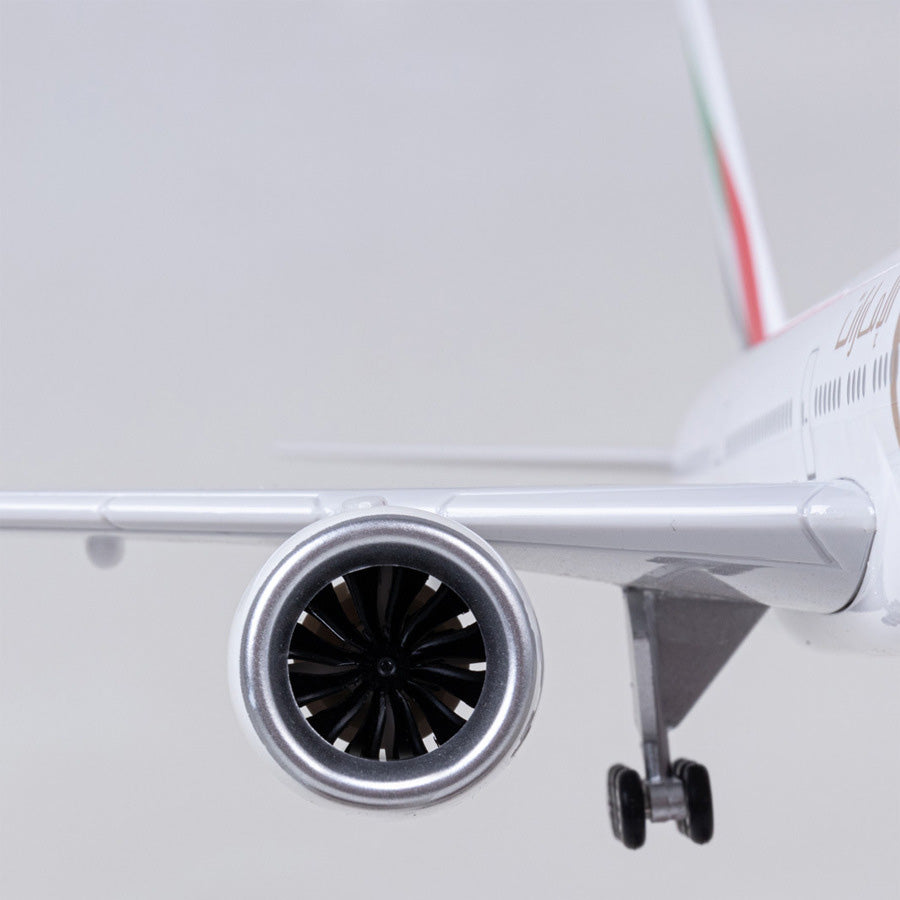 Emirates Airline  B777-300 1/160 Diecast Scale Airplane