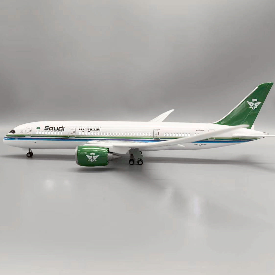 Saudi Arabian Airlines Boeing 787 1/130 Diecast Scale Aeroplane