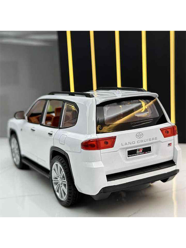 Toyota Land Cruiser GR 1:24 Diecast Scale Model Car