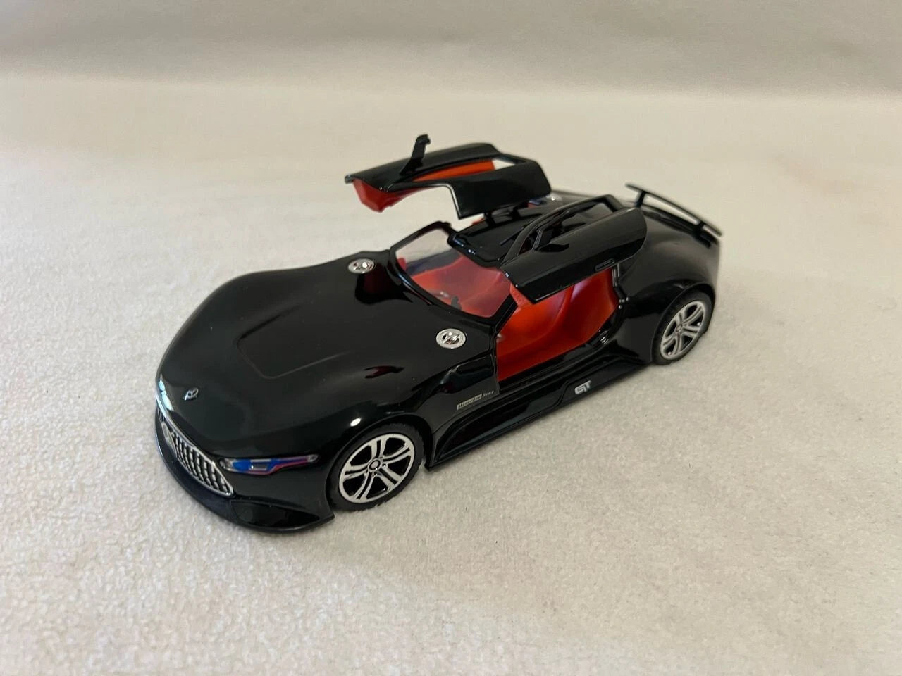 Mercedes-Benz AMG Vision Gran Turismo 1:24 Diecast Scale Model Car