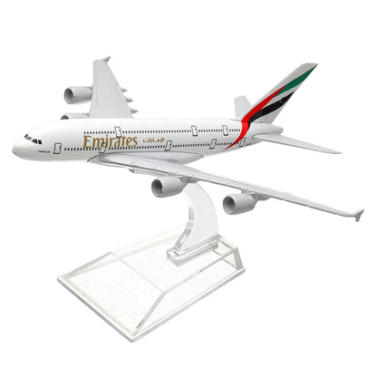 Emirates Airline B777 16CM 1:400 Diecast Scale Model