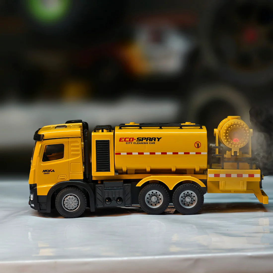 Spray Sprinkler Truck TV5679 – 2.4GHz RC Construction Vehicle Toy
