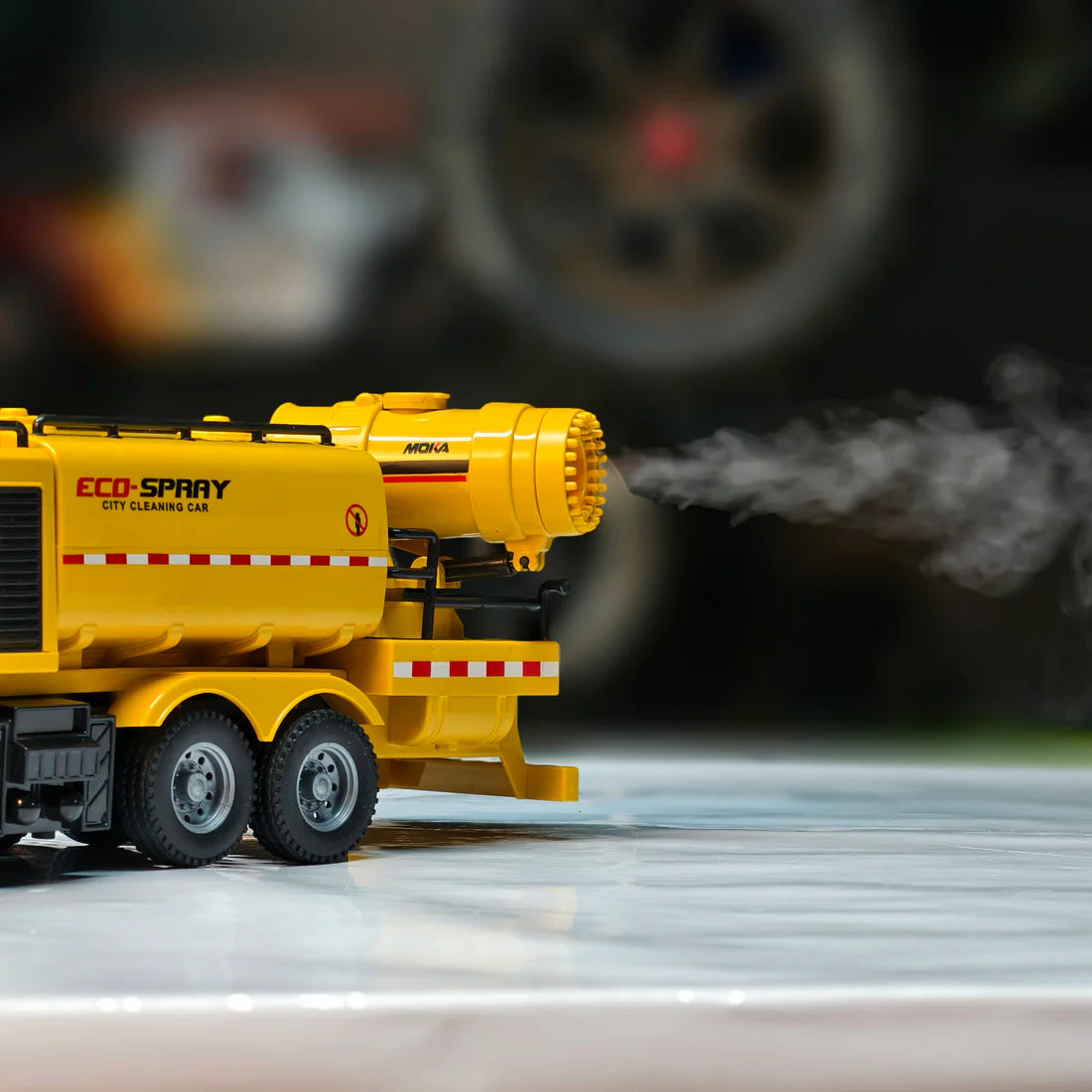 Spray Sprinkler Truck TV5679 – 2.4GHz RC Construction Vehicle Toy