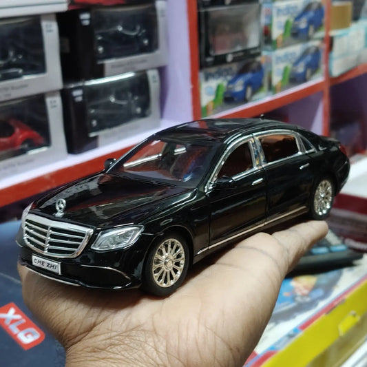 Mercedes Benz 300 EL 1:24 Scale Model Diecast Metalcar